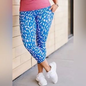 NEW ZYIA Active Drop Of Spring Pocket Light N Tight Hi Rise Capri Legging